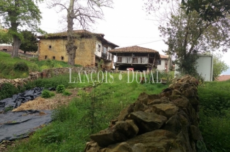 Asturias. Antigua casona en venta. Fresnedo. Concejo De Cabranes.