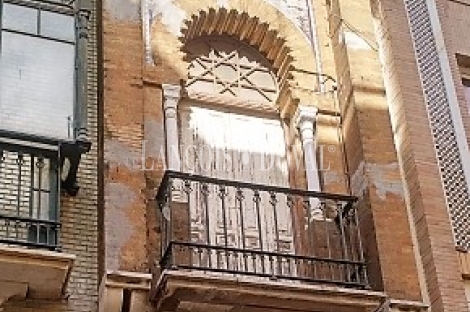 Huelva. Edificio histórico en venta. Centro urbano. Ideal comercial y oficinas. 