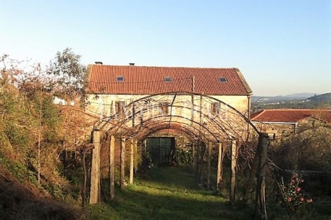 Dodro. Casona de piedra en venta. A Coruña casas rurales.