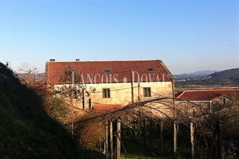 Dodro. Casona de piedra en venta. A Coruña casas rurales.