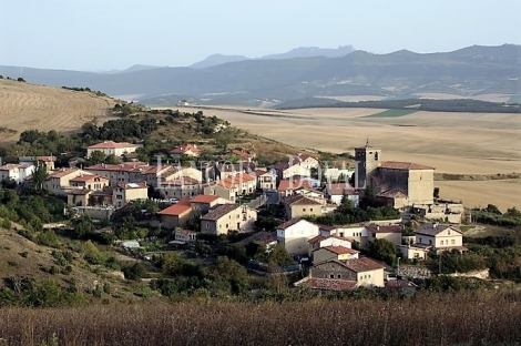 Vitoria. Armiñón. Antigua casa de piedra en venta. Estavillo. Álava.