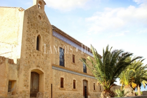 Casinos. Masía y finca en venta. Valencia. Ideal proyecto turístico rural.