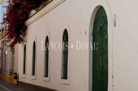Casa señorial en venta. Puerto Real. Cádiz. Edificio histórico interés cultural.