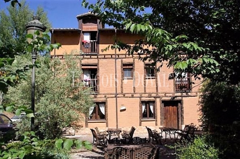 Burgos. Posada en venta. Antiguo molino harinero. Quintanilla del Agua.