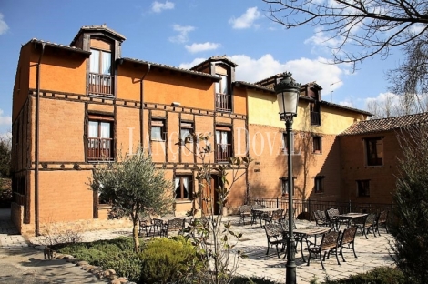 Burgos. Posada en venta. Antiguo molino harinero. Quintanilla del Agua.