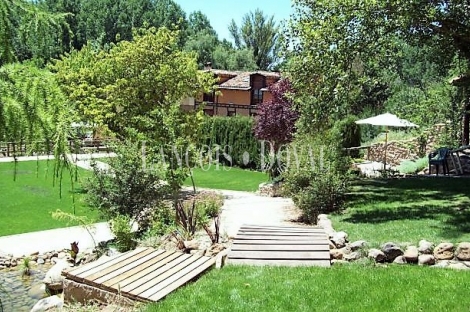 Burgos. Posada en venta. Antiguo molino harinero. Quintanilla del Agua.