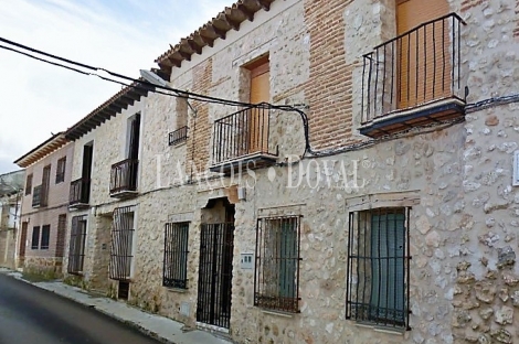 Toledo. Hotel con encanto en venta. Corral de Almaguer. Casas solariegas.