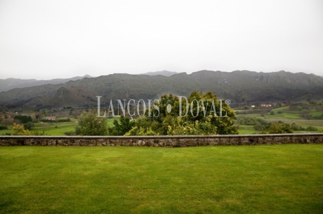 Llanes. Casa de campo en venta. Chalet exclusivo en la Costa de Asturias.