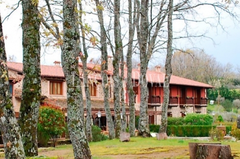 Hotel con encanto en venta. Salón para eventos y celebraciones. Comarca de La Vera.