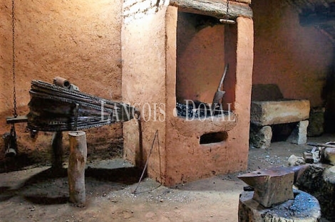 Museo y antigua casa de labranza en alquiler para rodajes y publicidad. Salamanca.