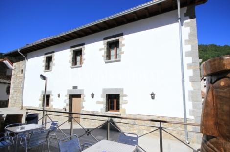 Navarra. Hotel rural en venta junto a la Selva De Irati. Ezcároz.