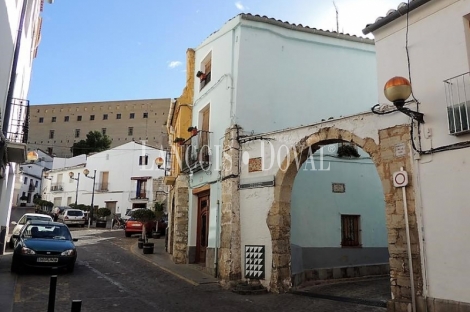 Sagunto. Casa en venta en la judería con proyecto hotel y restaurante.