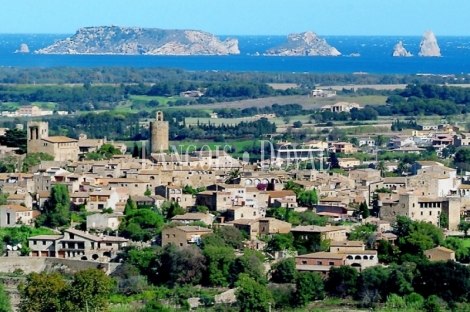 Masía y finca en venta. Baix Empordà. Costa Brava propiedades singulares.