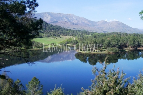 Ávila. Venta hotel rural con encanto. Centro hípico. Navaluenga.