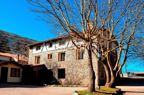 Hotel con encanto en venta. Restaurante asador. Ezcaray. La Rioja