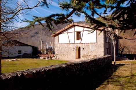 Hotel con encanto en venta. Restaurante asador. Ezcaray. La Rioja