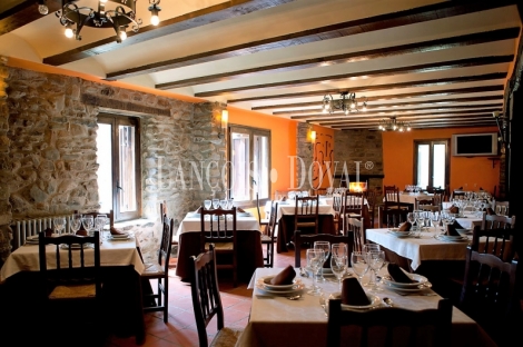 Hotel con encanto en venta. Restaurante asador. Ezcaray. La Rioja