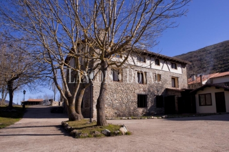 Hotel con encanto en venta. Restaurante asador. Ezcaray. La Rioja