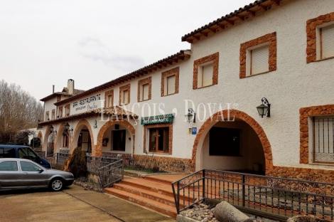 Huesca. Hostal y restaurante con vivienda en venta. Benabarre. Pilzán.