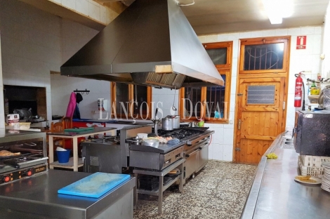 Huesca. Hostal y restaurante con vivienda en venta. Benabarre. Pilzán.