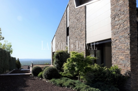 San Lorenzo de El Escorial. Singular y exclusivo chalet en venta.