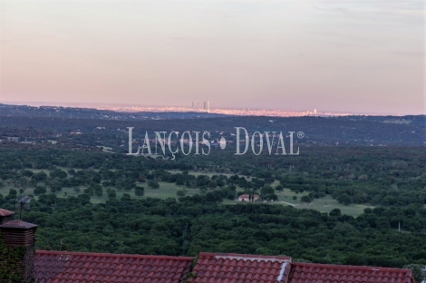 San Lorenzo de El Escorial. Singular y exclusivo chalet en venta.