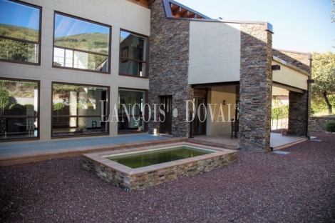 San Lorenzo de El Escorial. Singular y exclusivo chalet en venta.