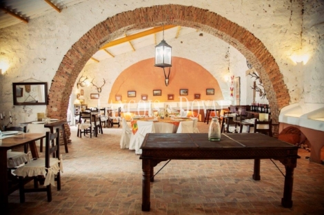 Cáceres. Venta hotel con encanto y restaurante eventos y celebraciones.