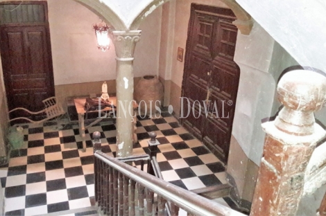 Huesca Casa Palacio en venta. Fonz. Aragón propiedades singulares.