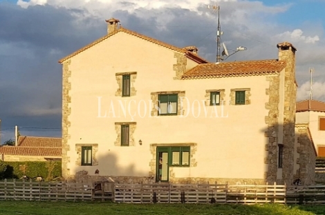 Sierra de Ávila. Casa rural en venta. San Esteban de Los Patos.