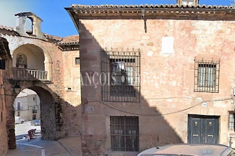 Sigüenza. Casa palacio en venta. Guadalajara y sus edificios históricos.