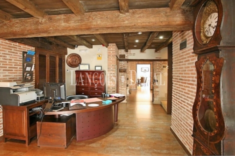 Avila. Hotel con encanto en venta. Velayos. Posada real de Castilla León.