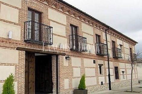 Avila. Hotel con encanto en venta. Velayos. Posada real de Castilla León.