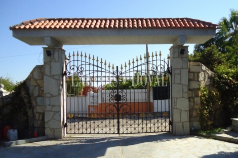 Toledo. Hormigos. Venta finca uso dotacional. Ideal agroturismo o geriátrico.