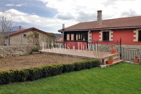 Burgos. Casa rural en venta. Junta de Traslaloma. Comarca de las Merindades.