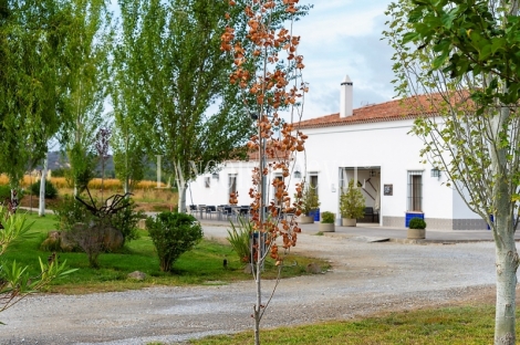 Jerez De Los Caballeros. Hacienda hotel en venta. Restaurante eventos.