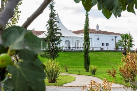 Jerez De Los Caballeros. Hacienda hotel en venta. Restaurante eventos.