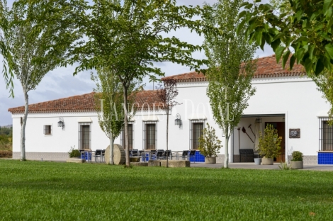 Jerez De Los Caballeros. Hacienda hotel en venta. Restaurante eventos.