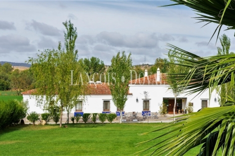 Jerez De Los Caballeros. Hacienda hotel en venta. Restaurante eventos.