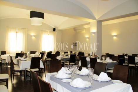 Jerez De Los Caballeros. Hacienda hotel en venta. Restaurante eventos.