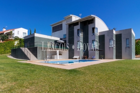 Badajoz. Chalet de diseño vanguardista en venta.