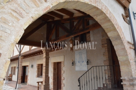 Casas rurales, hoteles con encanto y propiedades singulares en venta.Segovia. 