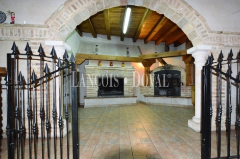 Casas rurales, hoteles con encanto y propiedades singulares en venta.Segovia. 