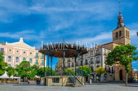 Segovia. Pisos en venta en el casco antiguo.