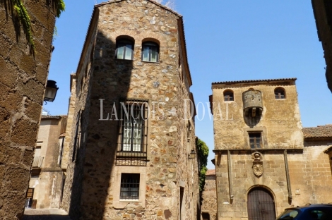 Cáceres. Casa señorial histórica en venta.