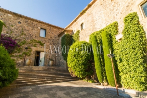 Baix Empordà. Histórico castillo en venta.