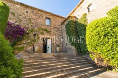 Baix Empordà. Histórico castillo en venta.