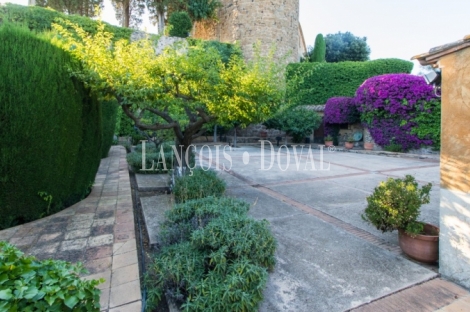 Baix Empordà. Histórico castillo en venta.