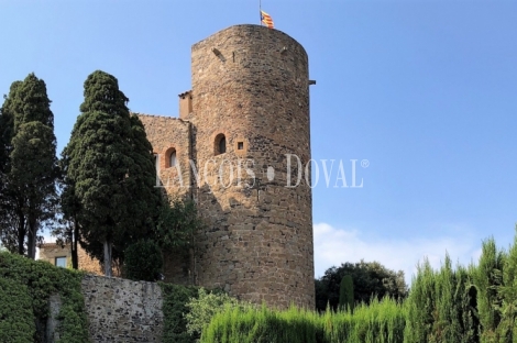 Baix Empordà. Histórico castillo en venta.