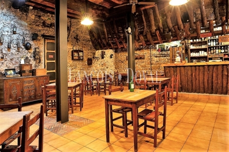 Asturias. Oportunidad. Restaurante en venta con apartamentos turísticos. Proaza. Senda del Oso.
